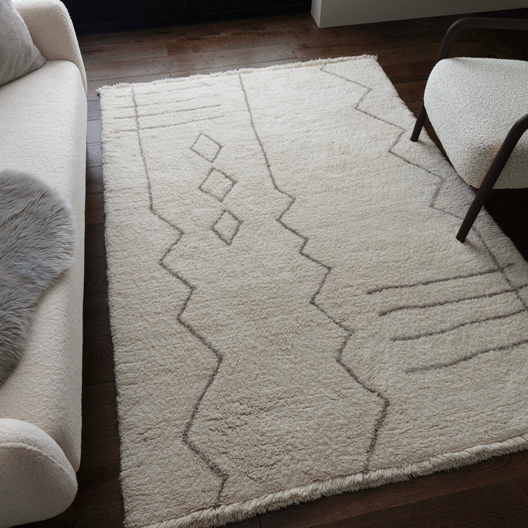 Hand tufted in India — Washable Shaggy Berber Wool Living Room Rug — Hand Tufted, Azera Berber