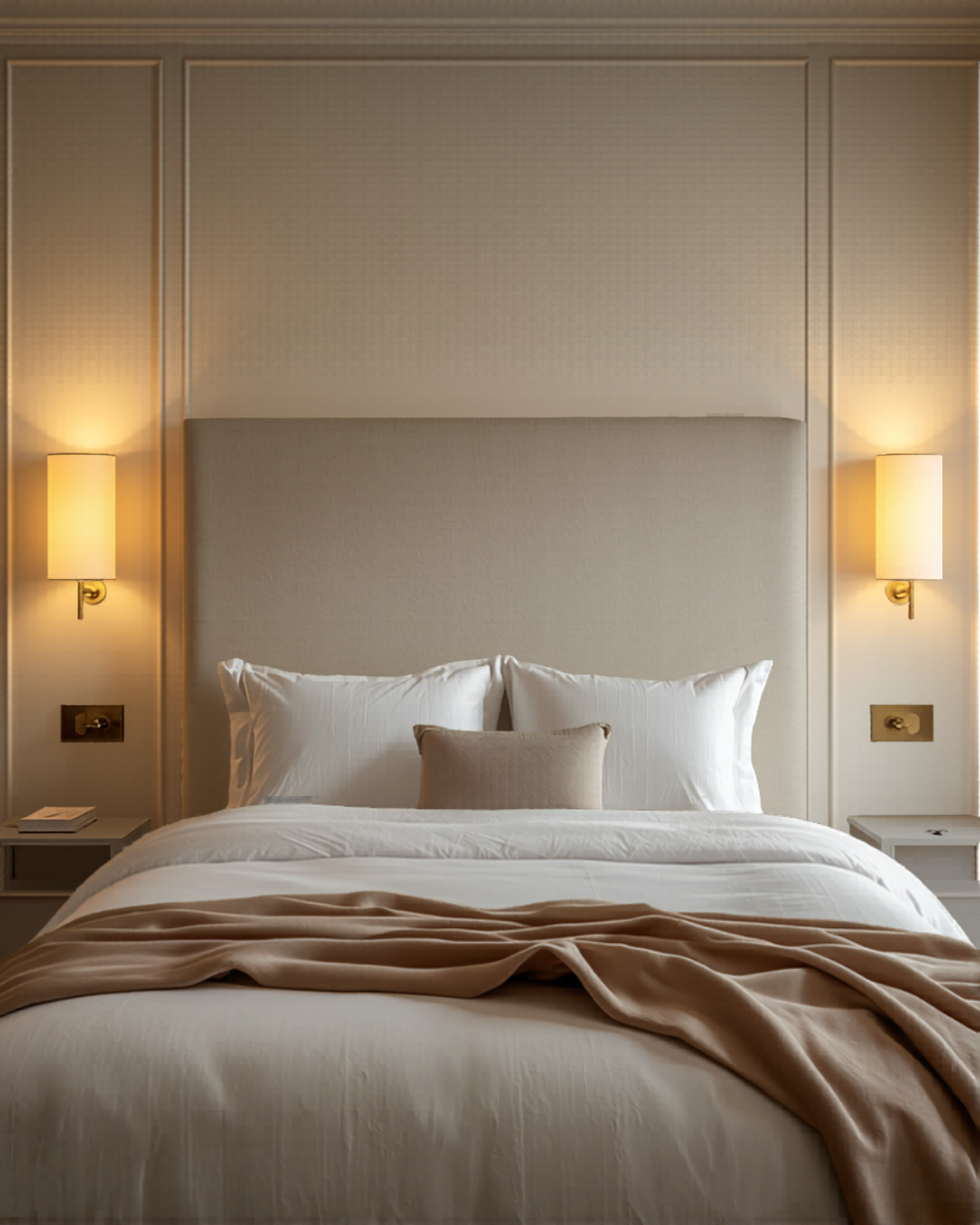Modern Wall Lamp | Alabaster