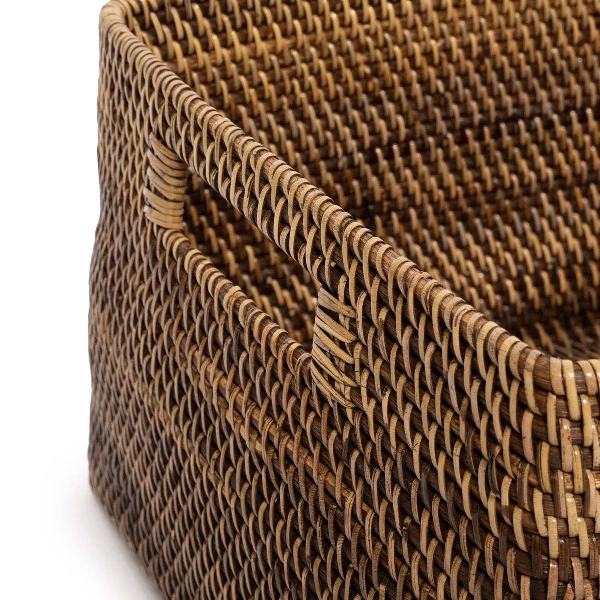 The Colonial Magazine Basket