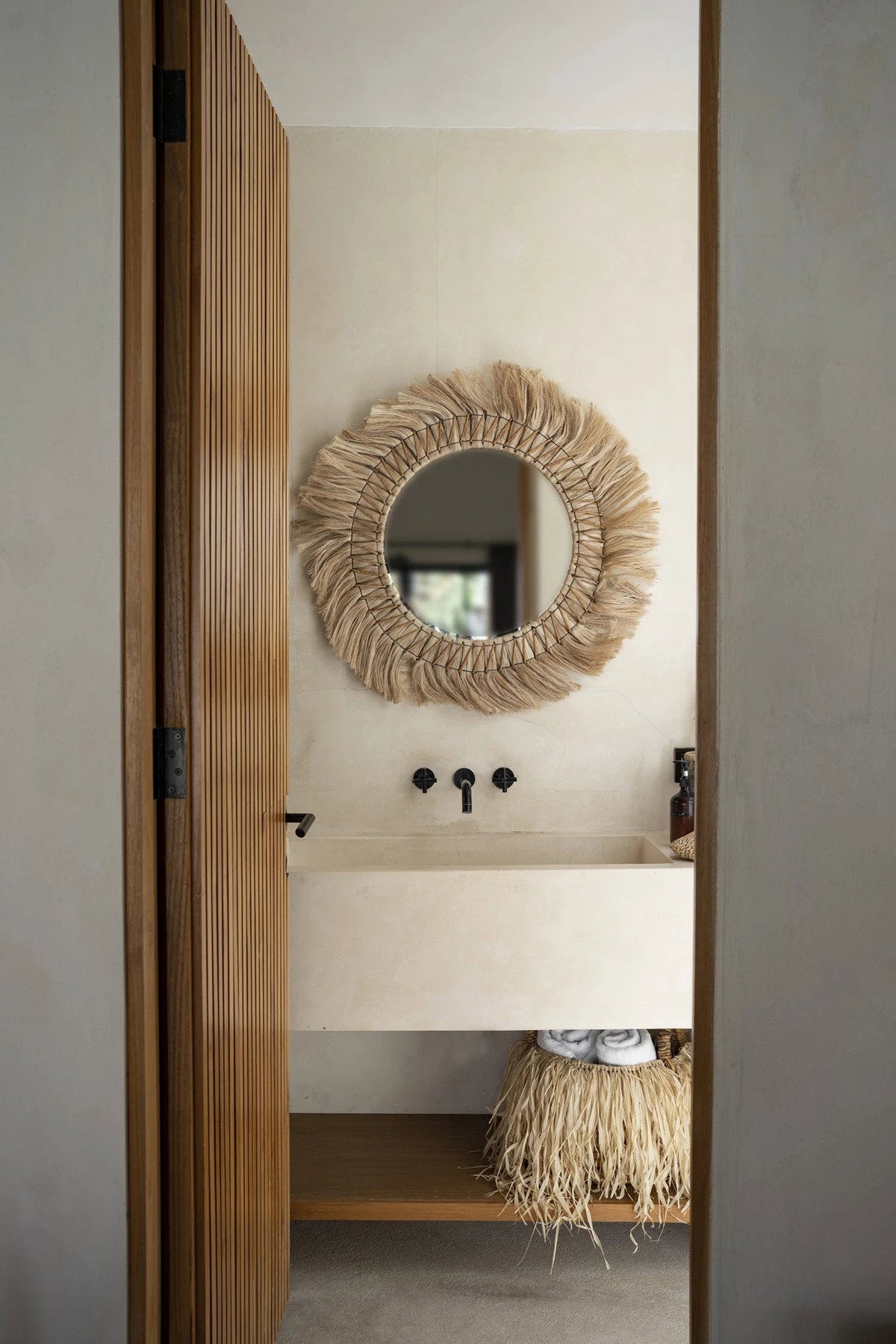The Pretty Blonde Mirror