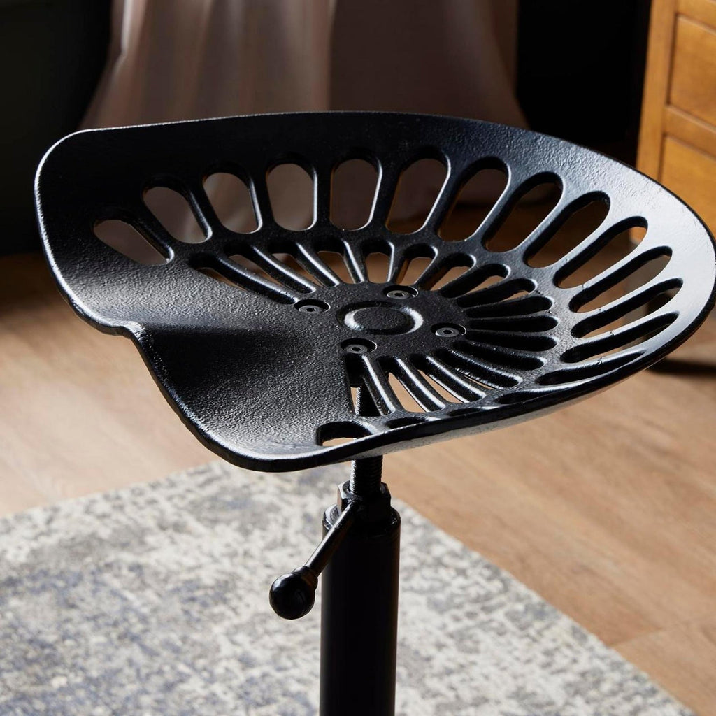 Fender Adjustable Tractor Stool