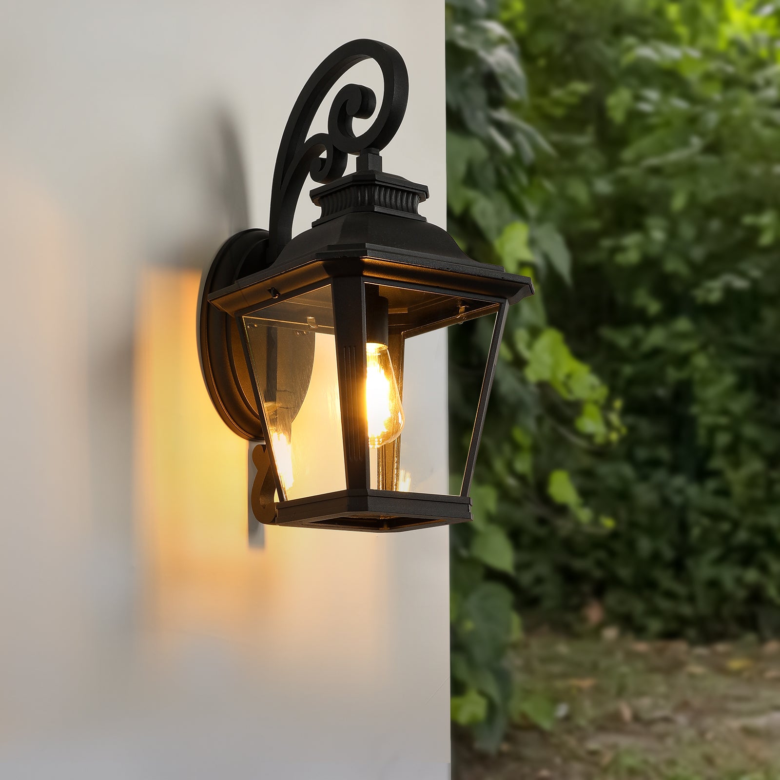 Oxford Outdoor Wall Lantern