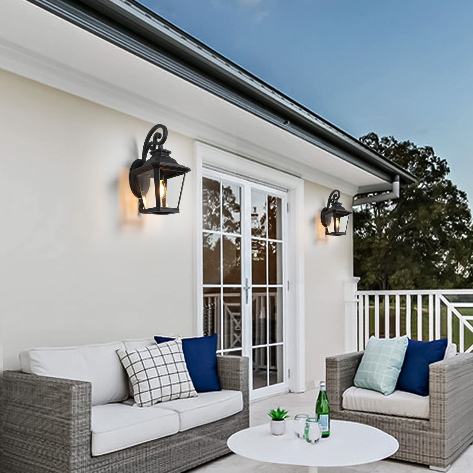 Oxford Outdoor Wall Lantern