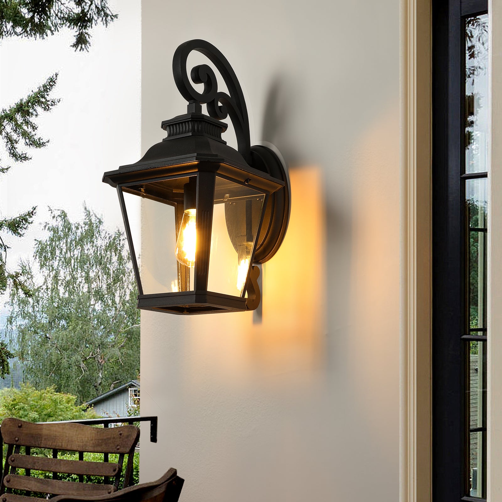 Oxford Outdoor Wall Lantern