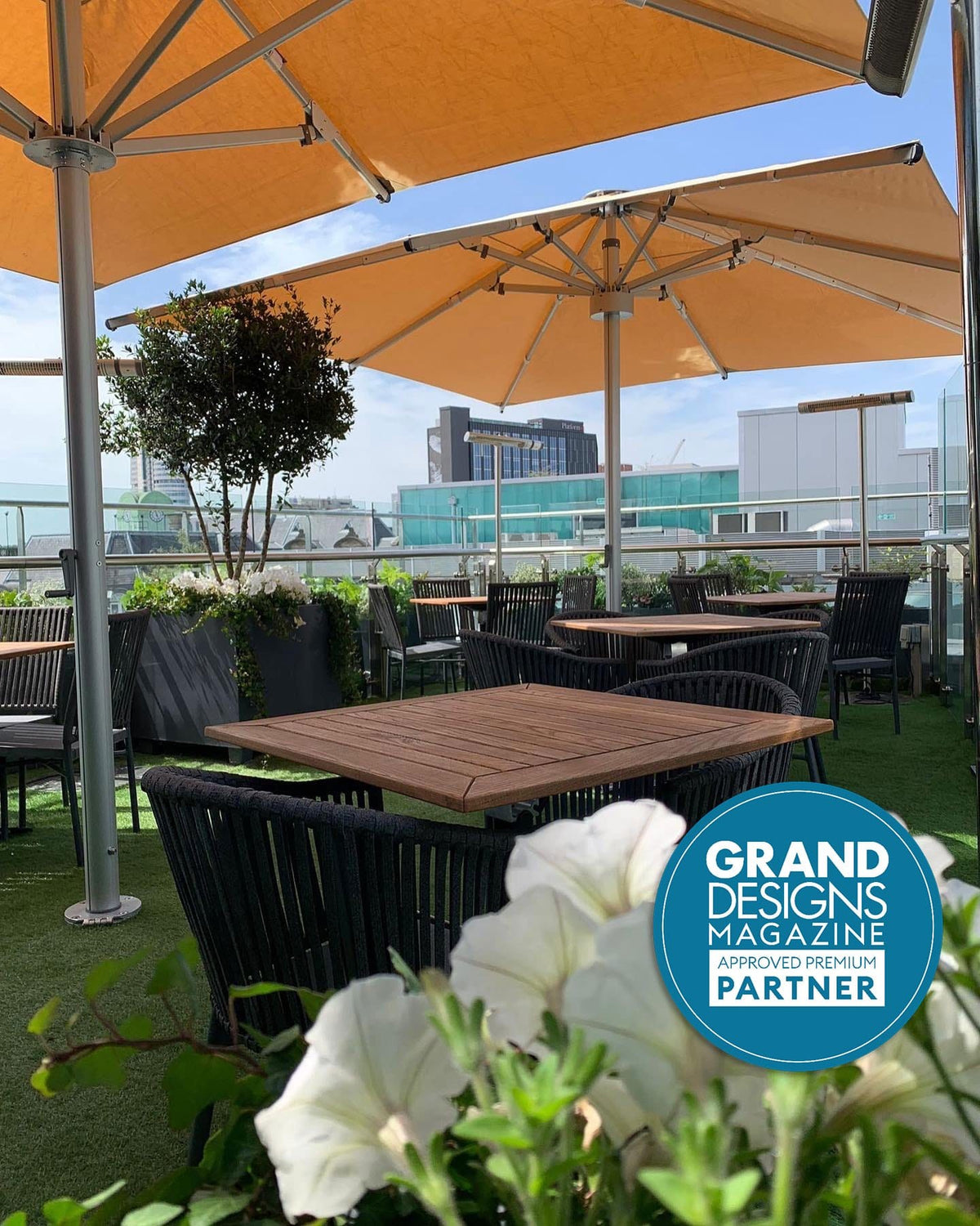 Instashade Nova 3.5m x 2.3m Rectangular Centre Post Parasol