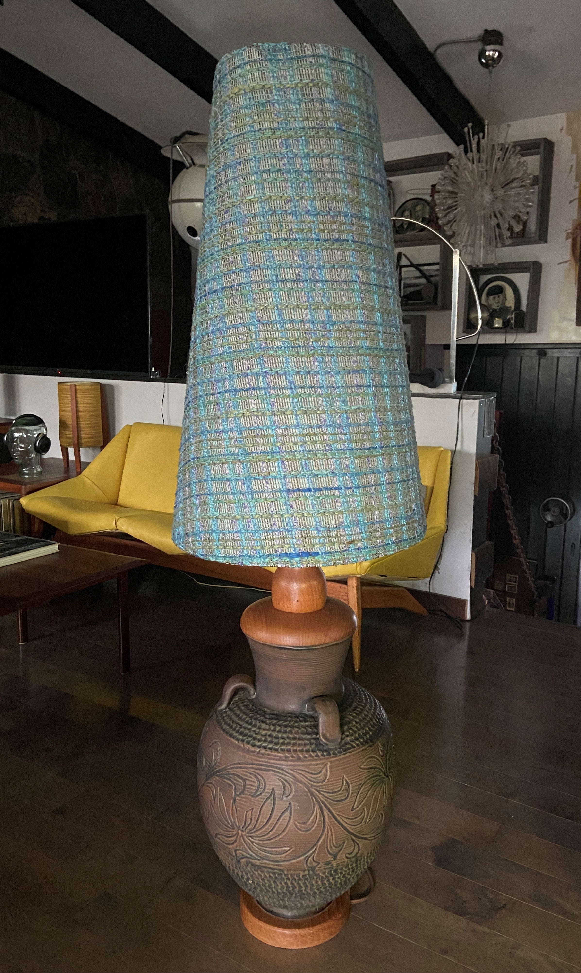 Large Mid-Century Modern Floor Lamp, H 60" (with lampshade)