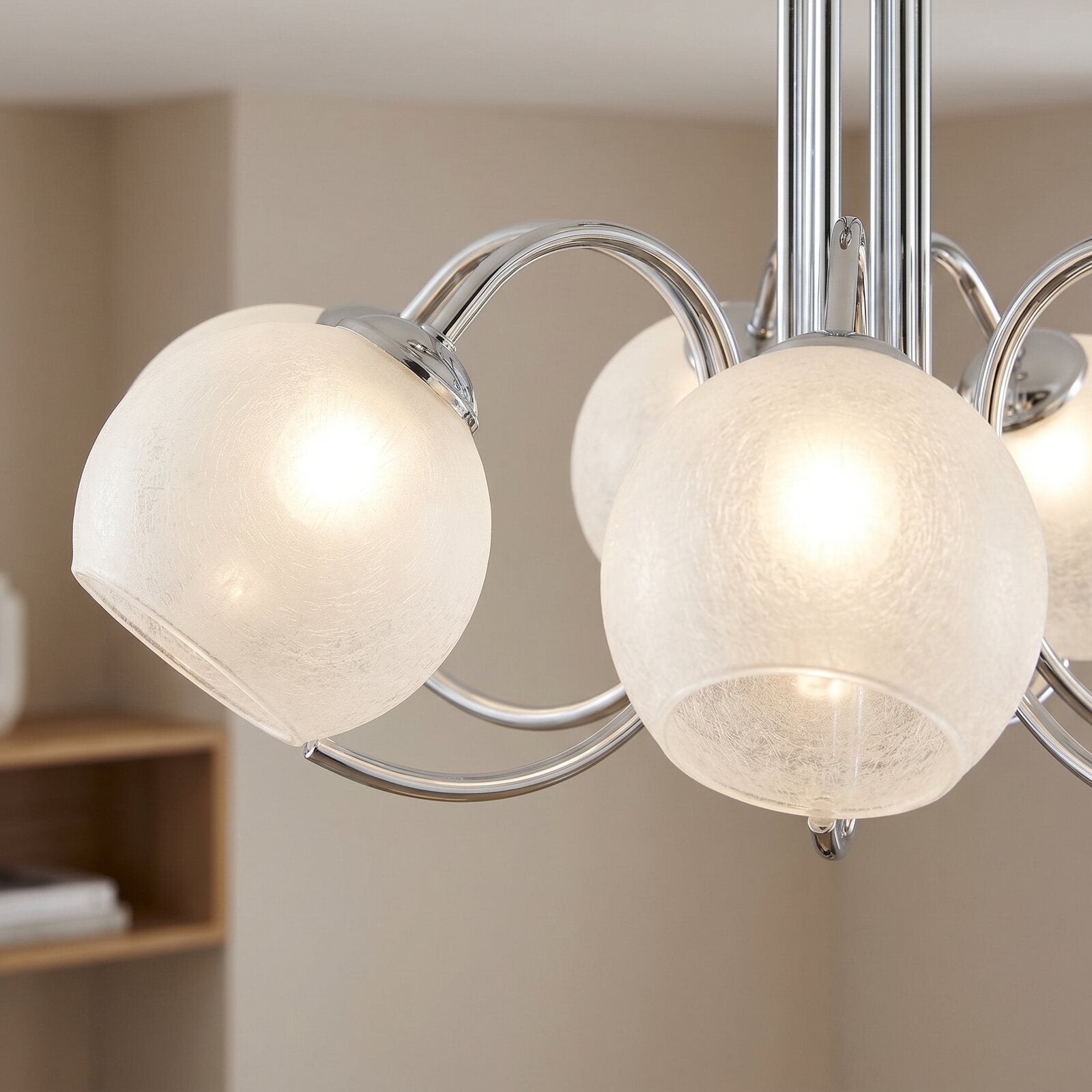 Szklana Lampa Sufitowa 5-Globów LED — zbliżenie na detale