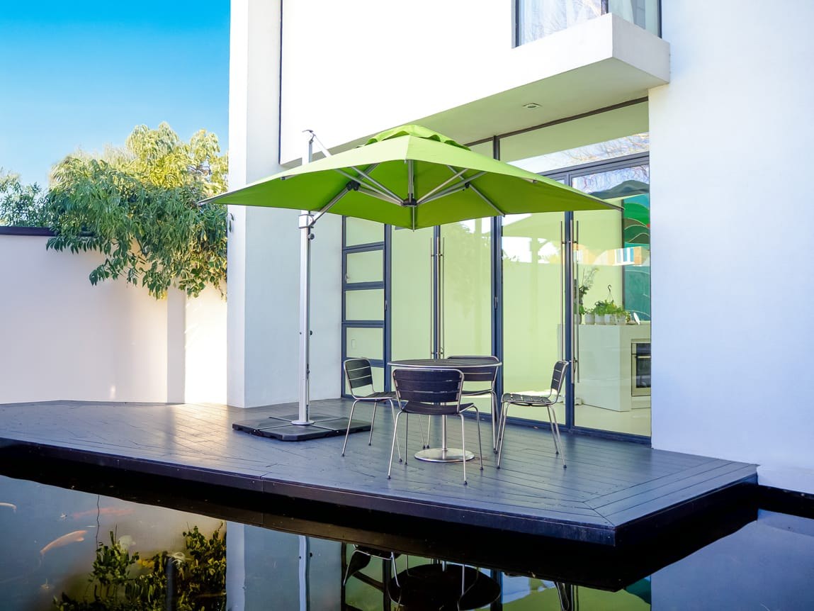 Instashade Aurora 2.5m Square Cantilever Parasol