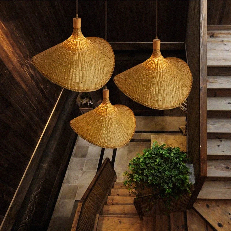 CurveyGlow | Ceiling Lamp – Elegant Design and Cozy Lighting