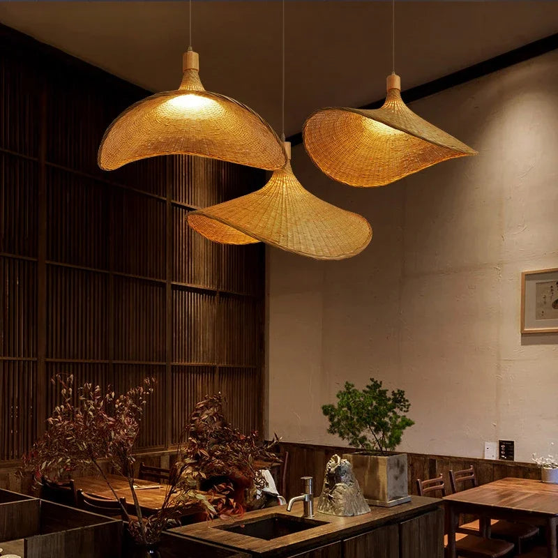 CurveyGlow | Ceiling Lamp – Elegant Design and Cozy Lighting