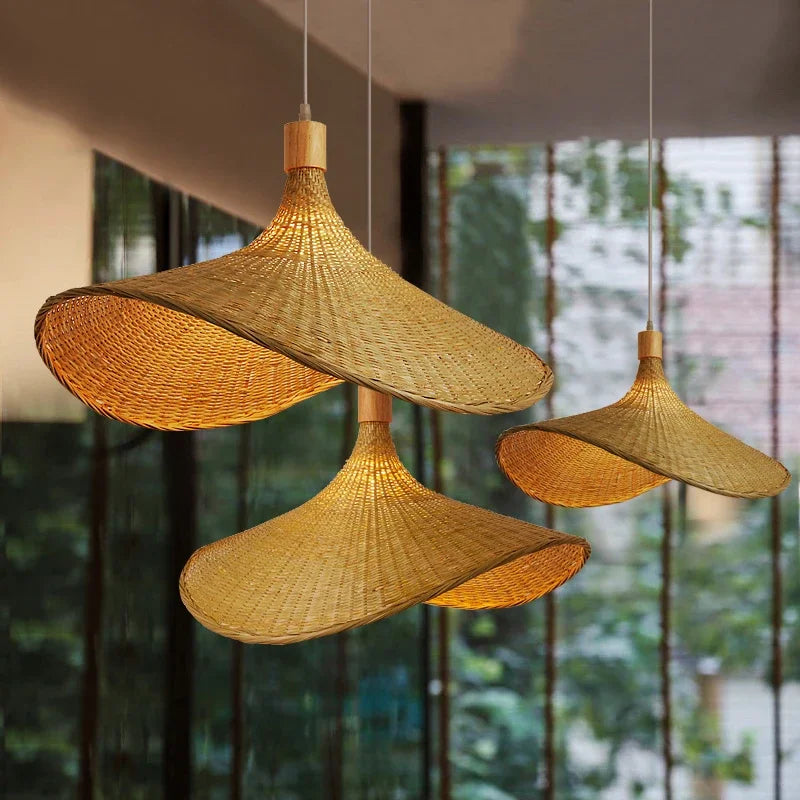 CurveyGlow | Ceiling Lamp – Elegant Design and Cozy Lighting