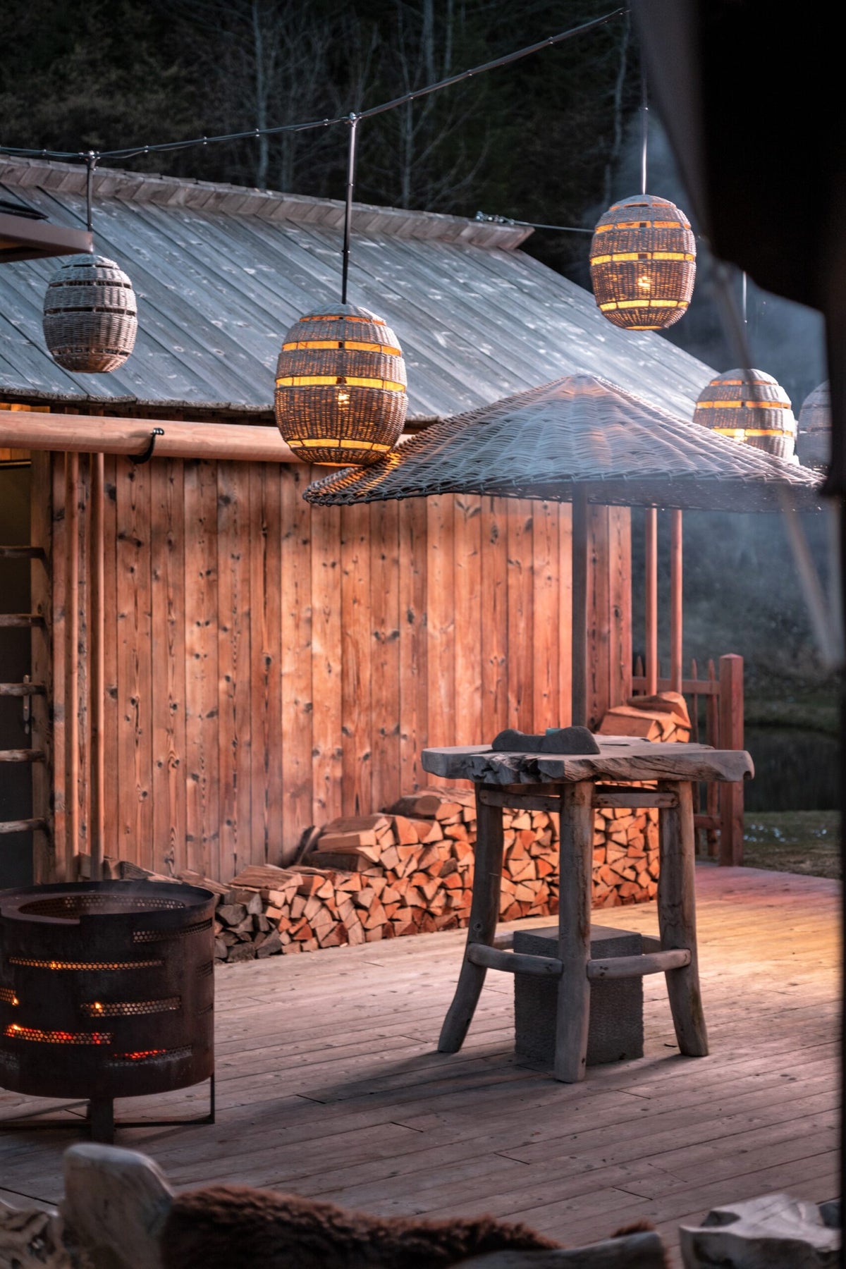 Dasar bar table