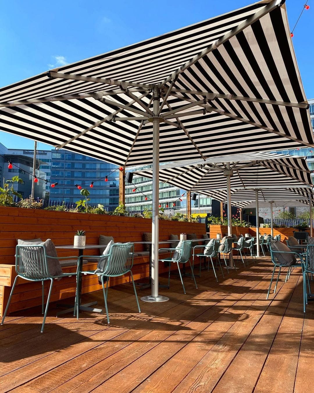 Instashade Nova 4m Square Centre Post Parasol
