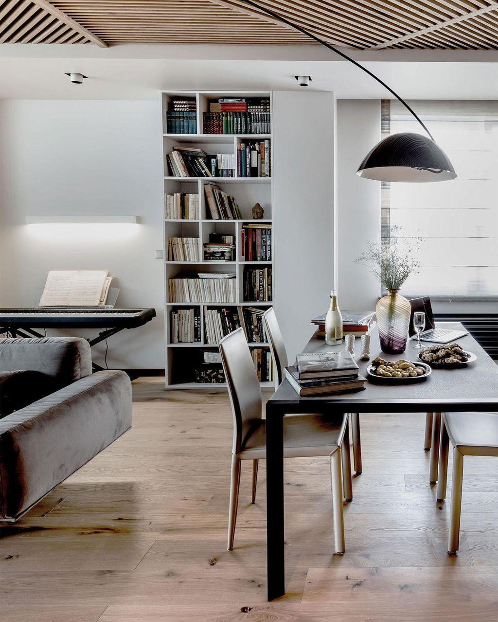 Frische Arc Floor Lamp