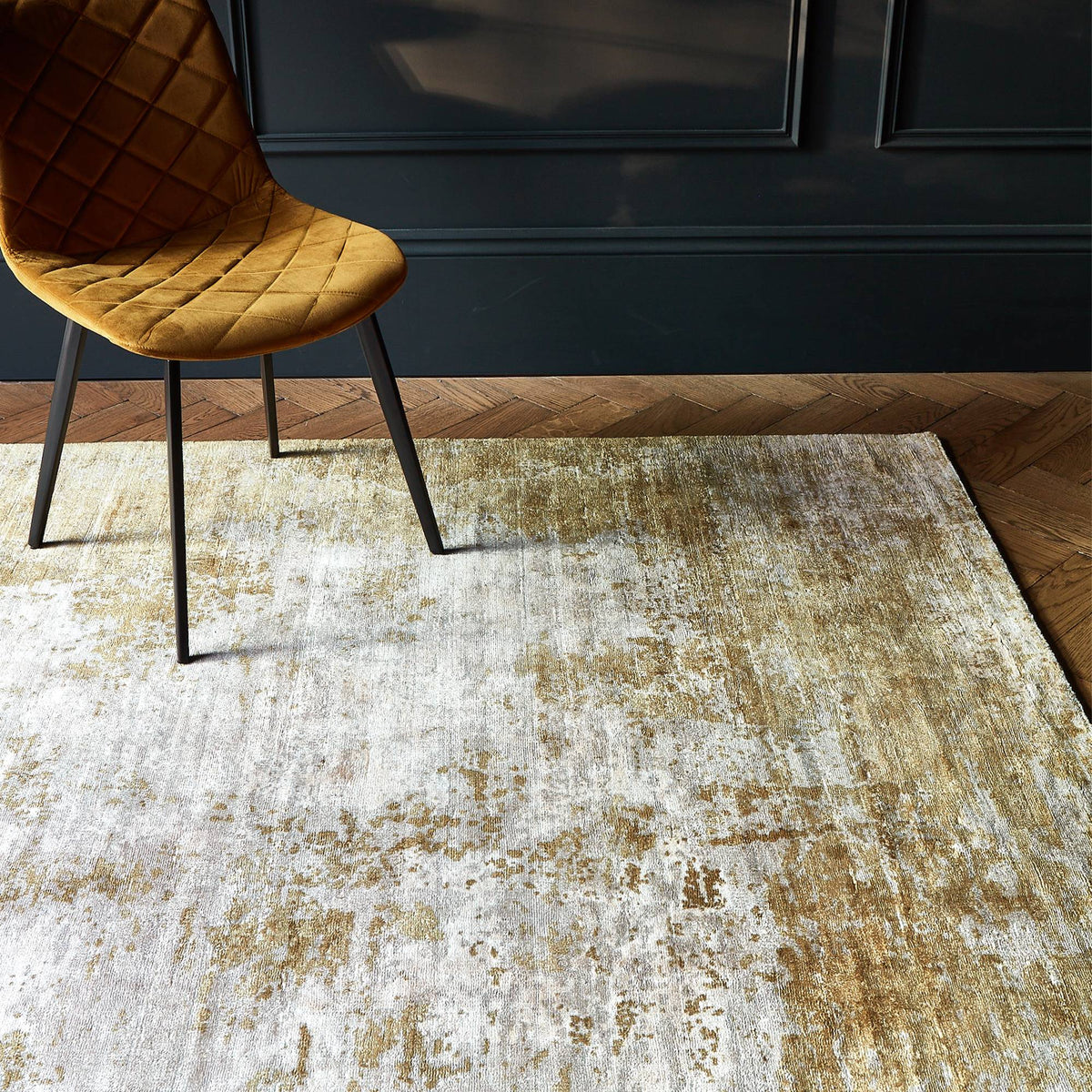 Gatsby Rug styled in a living room