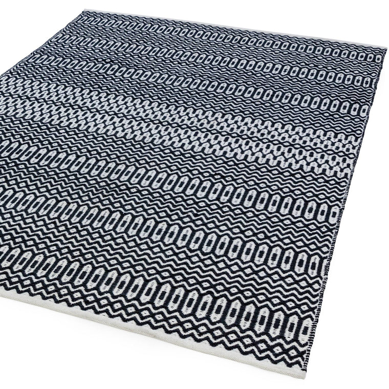 Hand woven in India — Geometric Polyester Living Room Rug — Indoor Outdoor, Flatweave, Hand Woven, Halsey