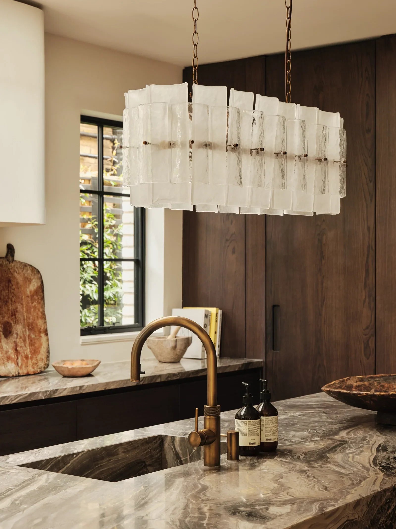 Pazo - 5-Arm Layered Chandelier with Textured Glass