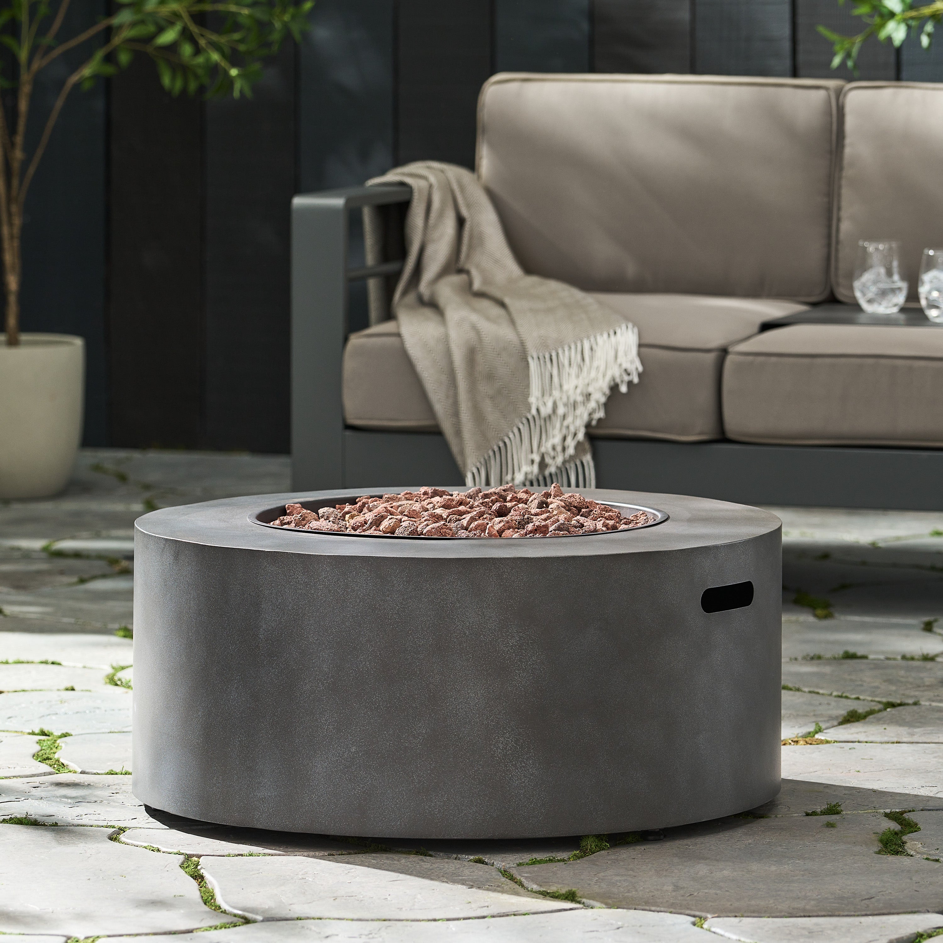 Wellington ROUND IRON FIRE PIT -40