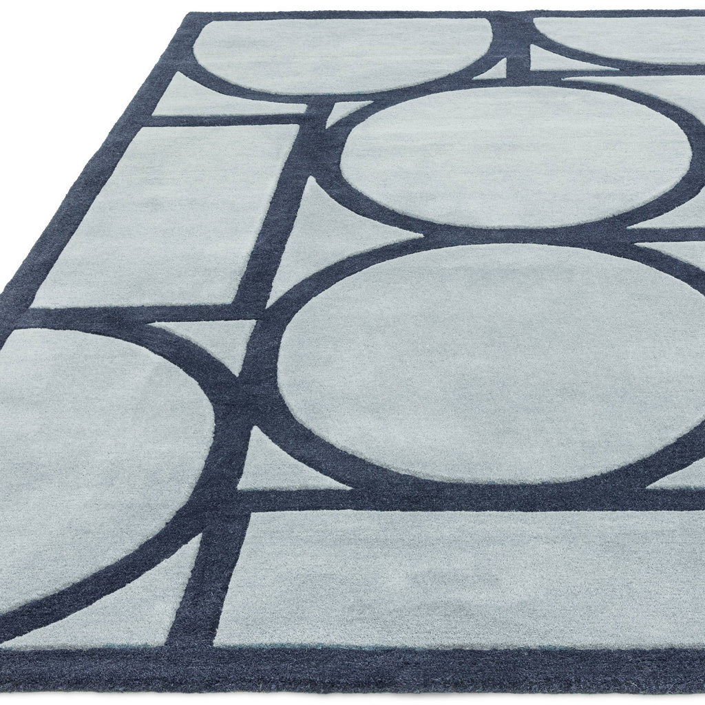 Metro Rug styled in a living room