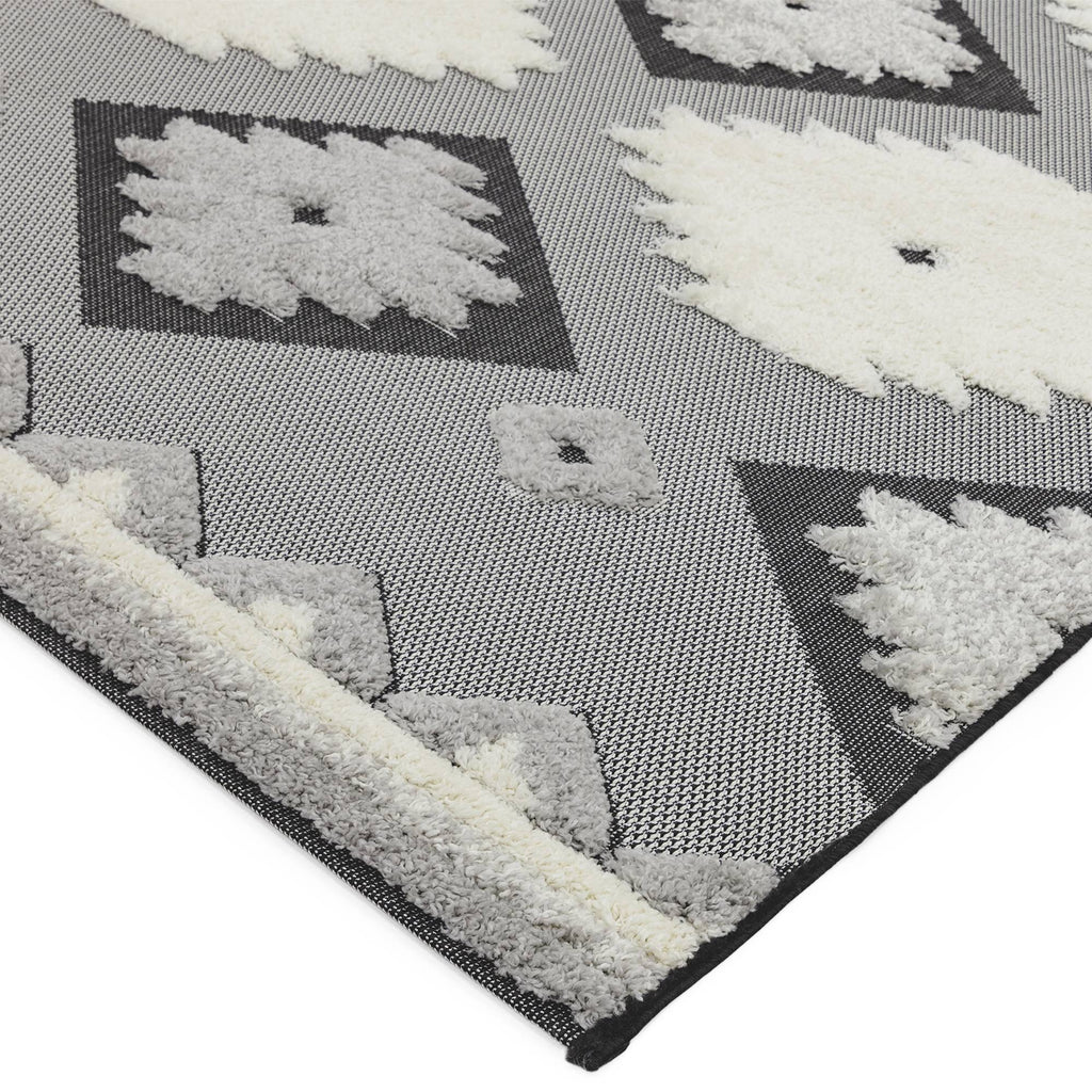 Monty Rug styled in a living room