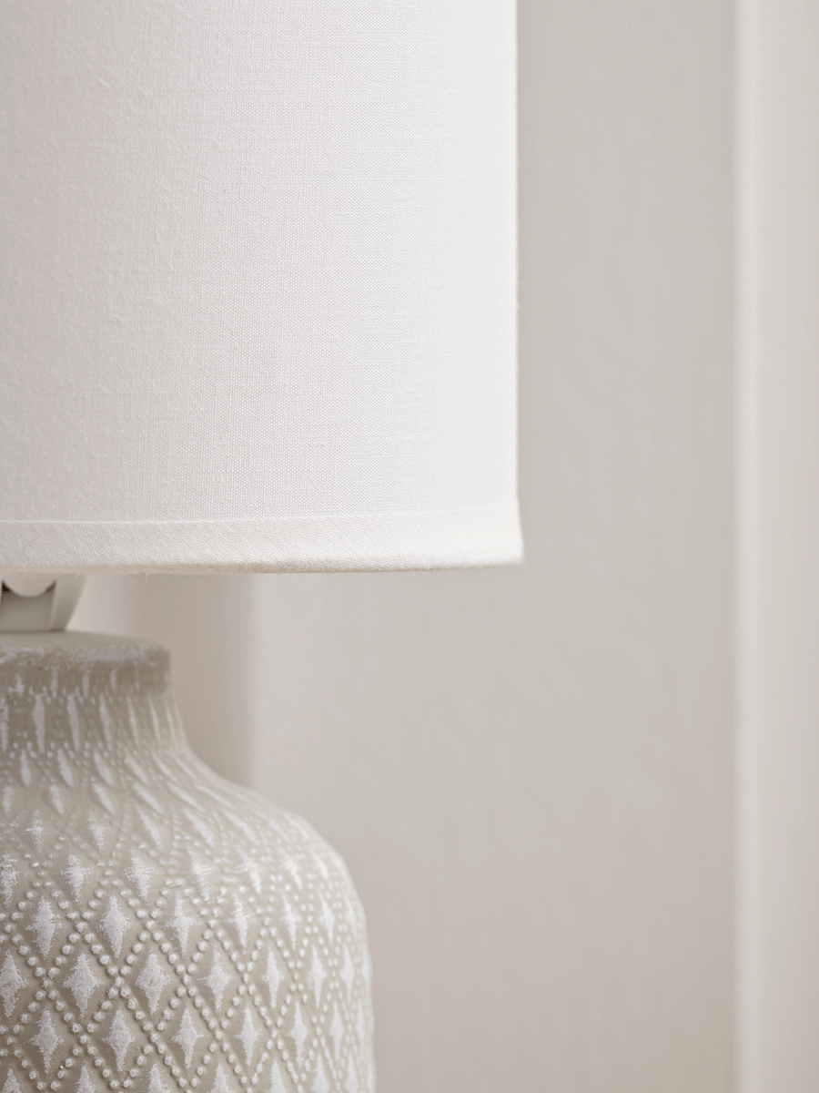 Textured Diamond-Shaped Night Lamp