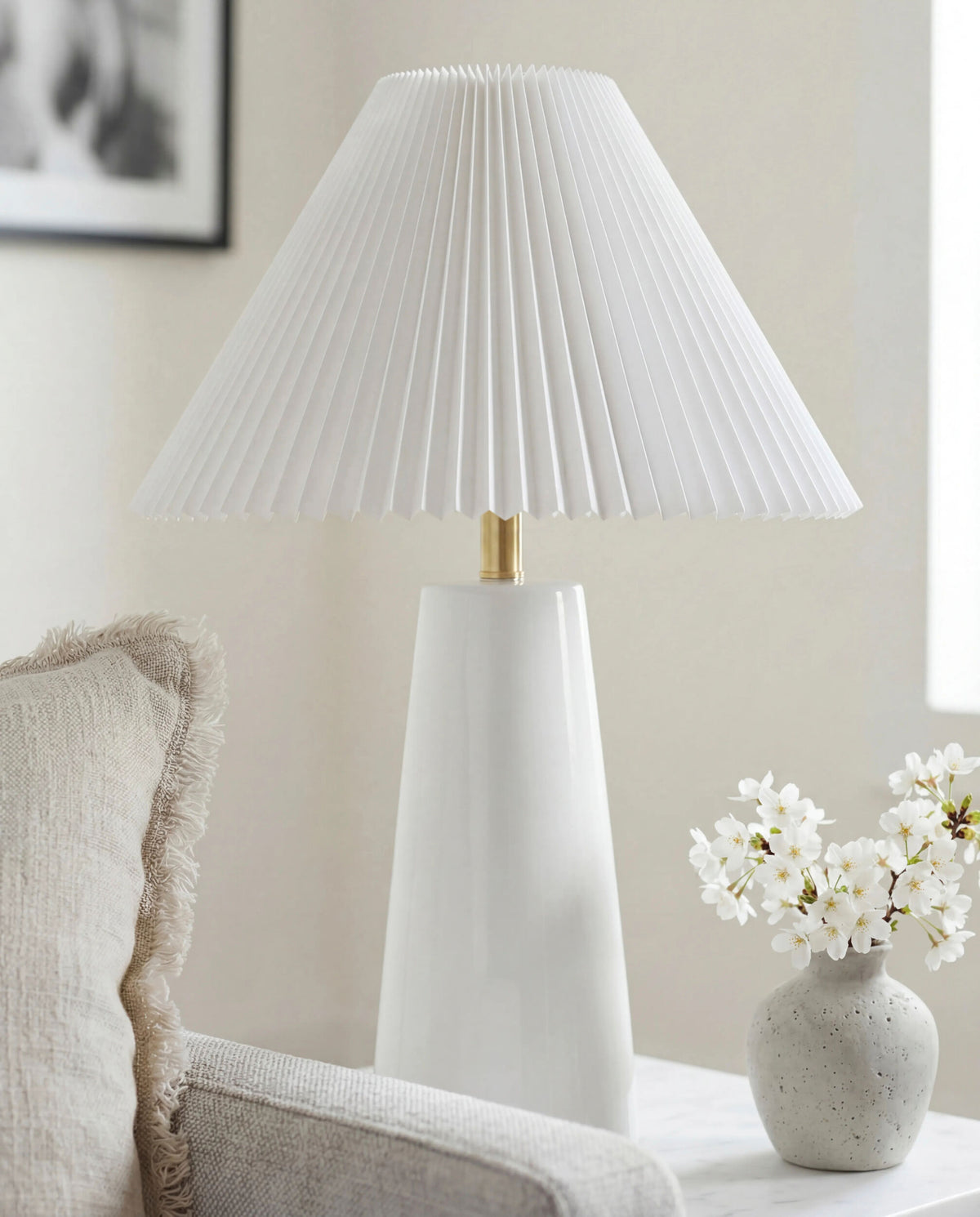 Vikundu 25" Ceramic Table Lamp, Hand Painted White