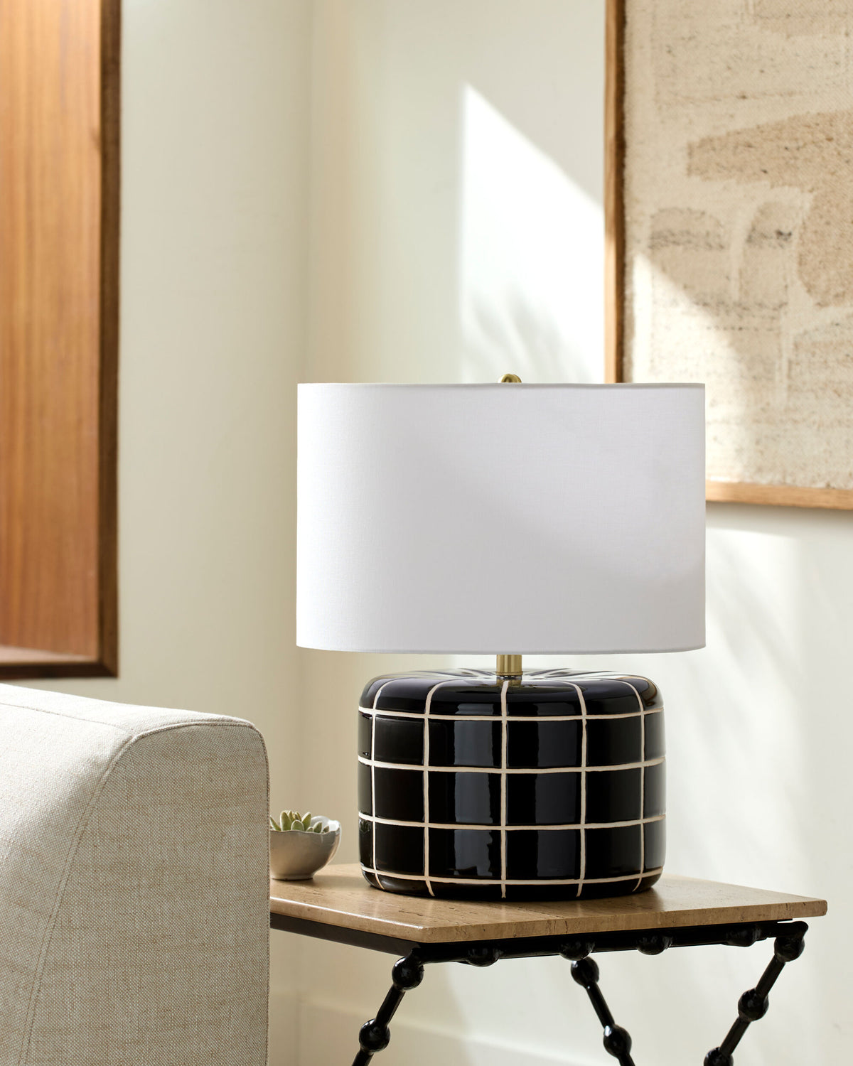 Yake 20" Table Lamp
